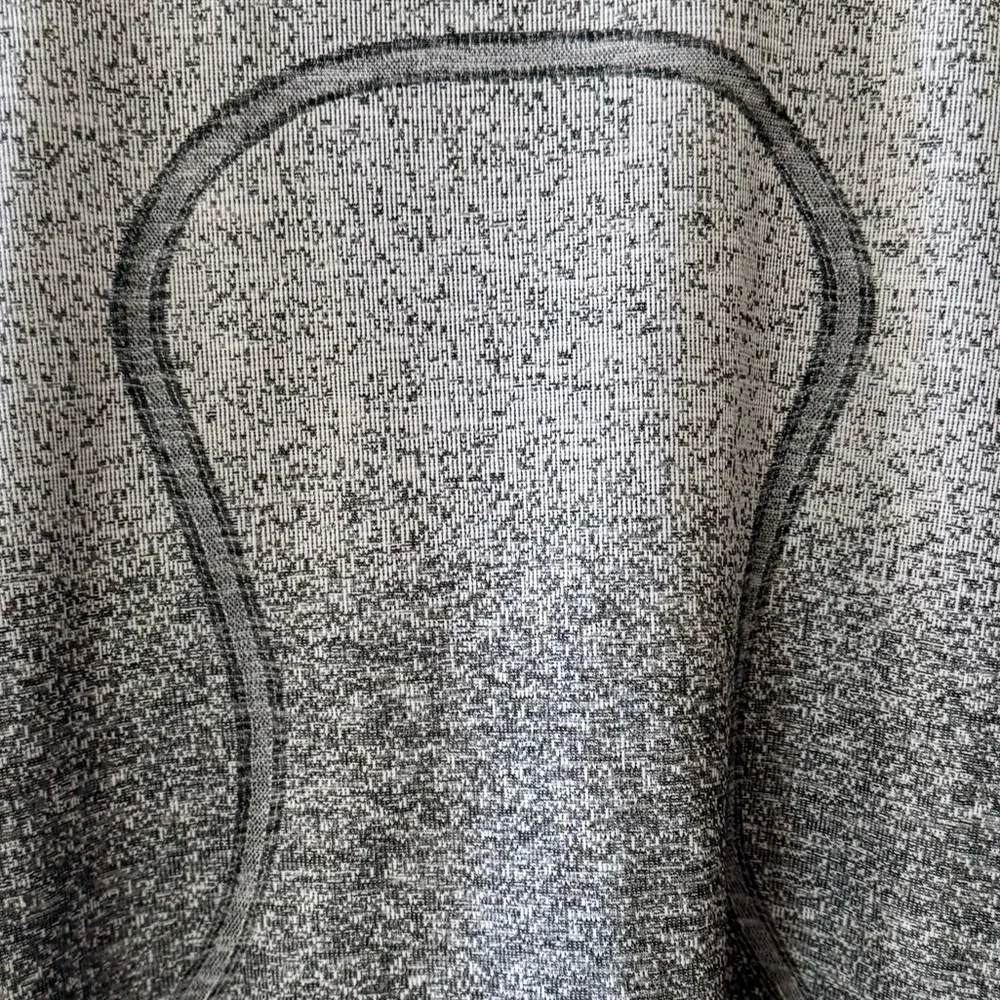 Lululemon Athletica Swiftly Tech Racerback Tank, White / Dark Cast (Ombre) sz. 6